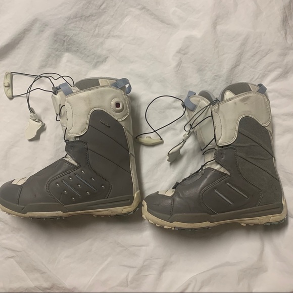 Snowboarding boots - Picture 2 of 4